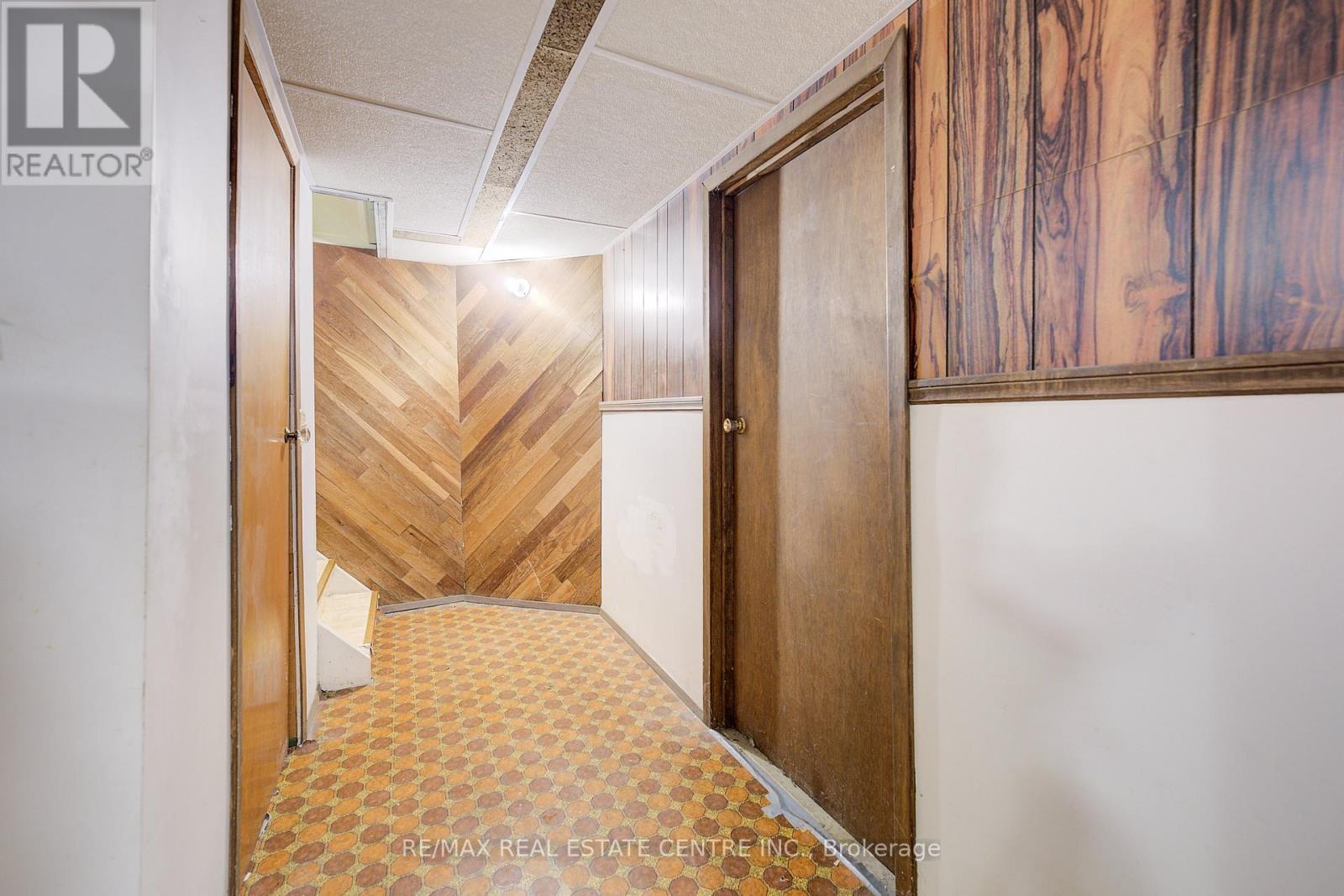 170 Fernwood Crescent, Hamilton, Ontario L8T 3L4 - Photo 15 - X12548390