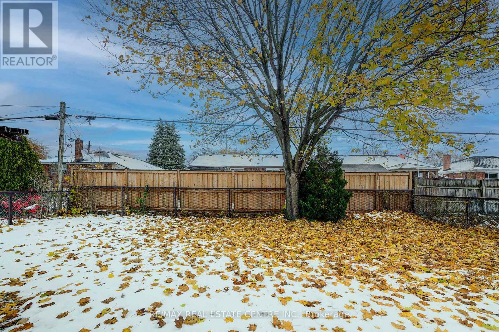 170 Fernwood Crescent, Hamilton, Ontario L8T 3L4 - Photo 22 - X12548390