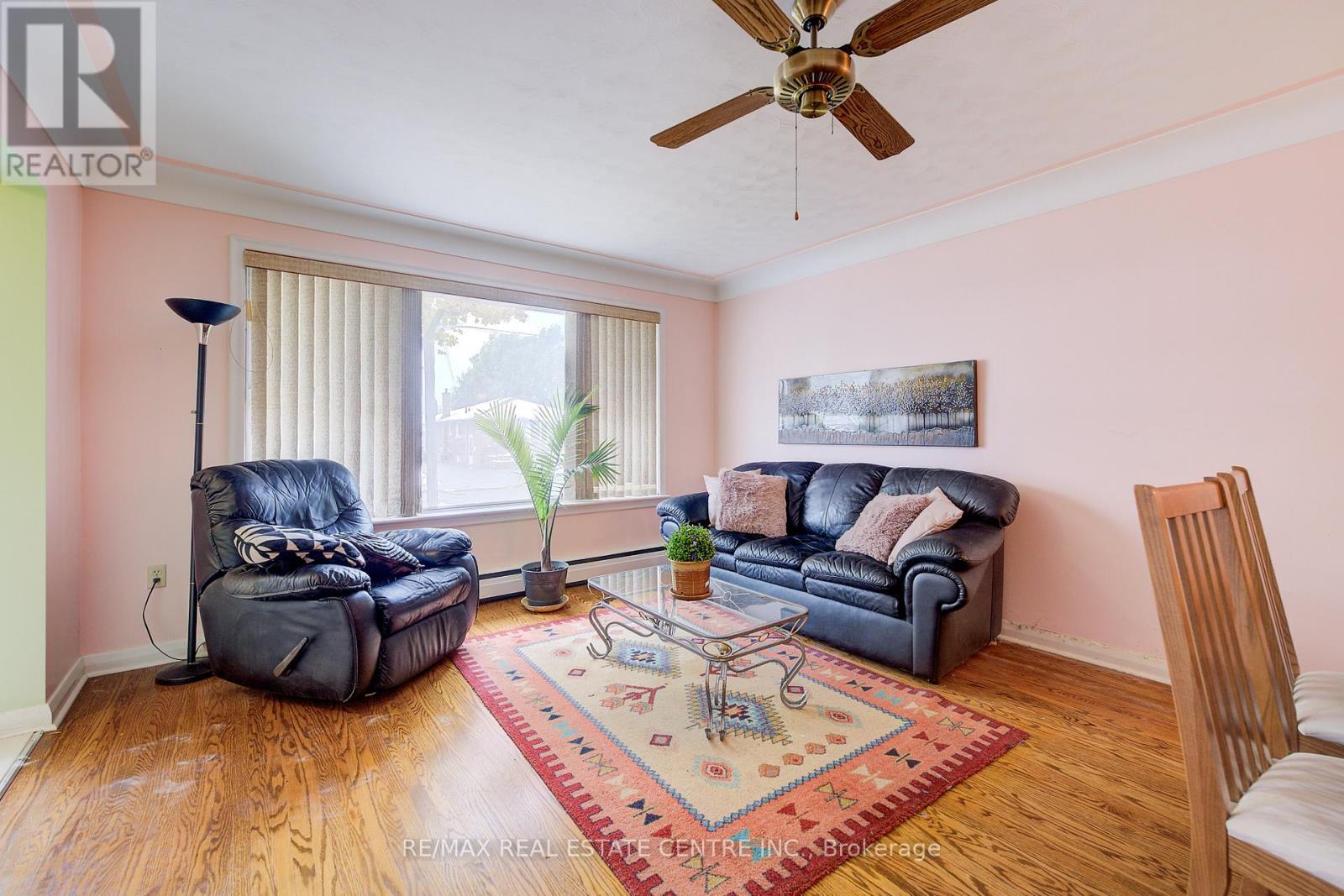 170 Fernwood Crescent, Hamilton, Ontario L8T 3L4 - Photo 7 - X12548390