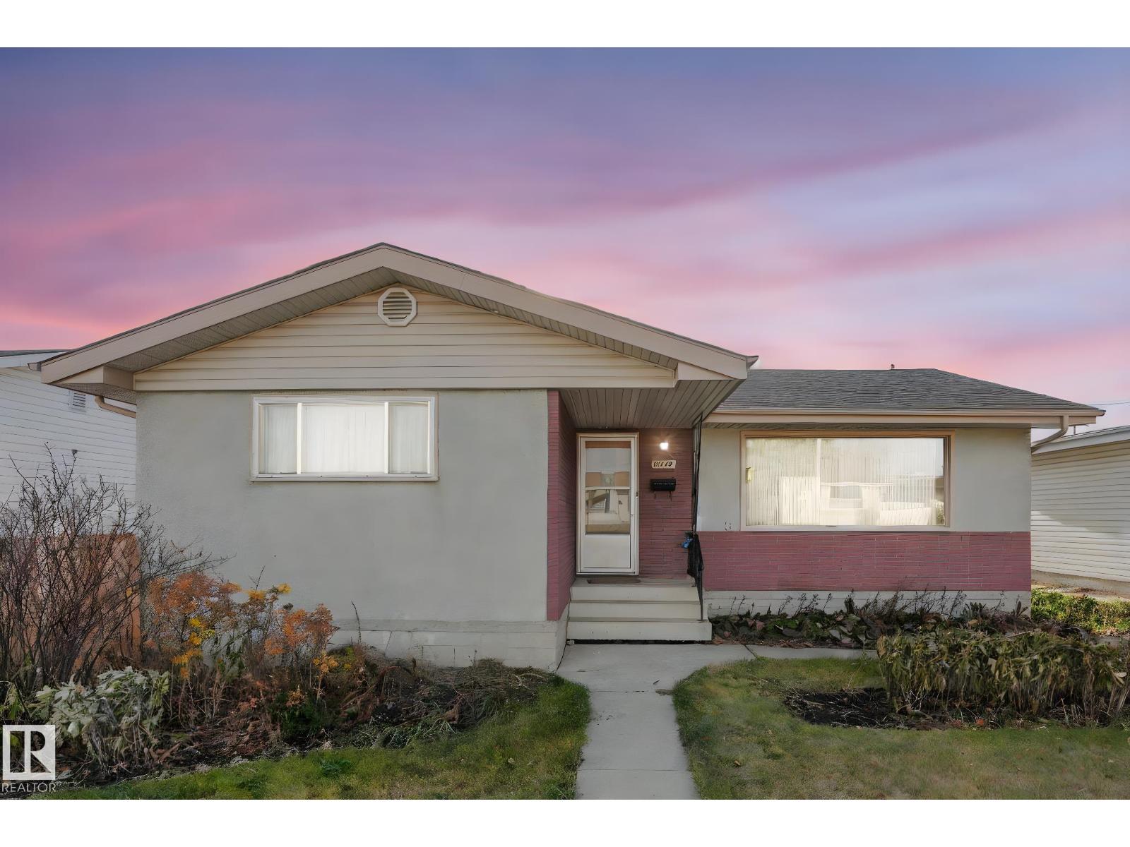 9519 134 Av Nw, Edmonton, Alberta  T5E 1H8 - Photo 2 - E4465869