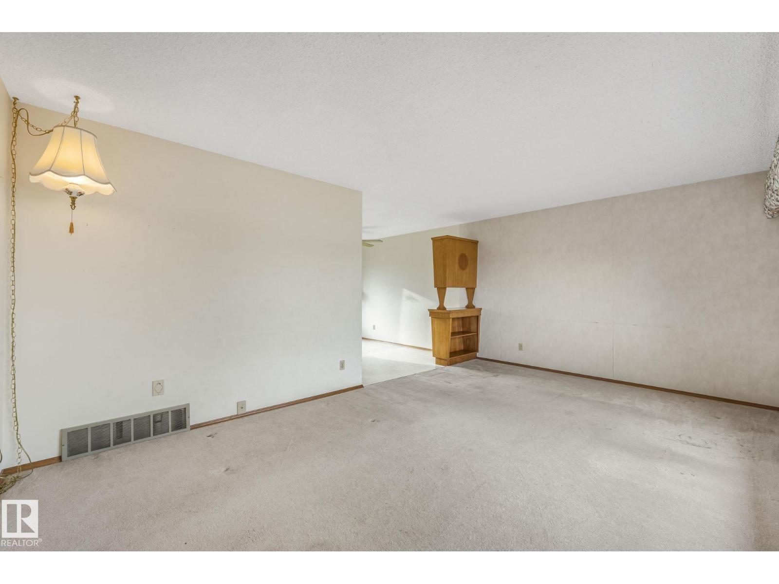 9519 134 Av Nw, Edmonton, Alberta  T5E 1H8 - Photo 9 - E4465869