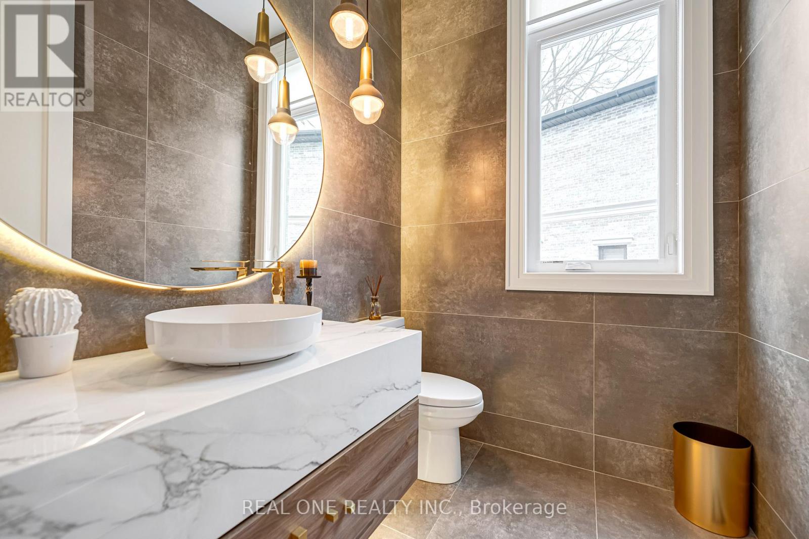 18 Aneta Circle, Toronto, Ontario M2M 3J2 - Photo 20 - C12542128