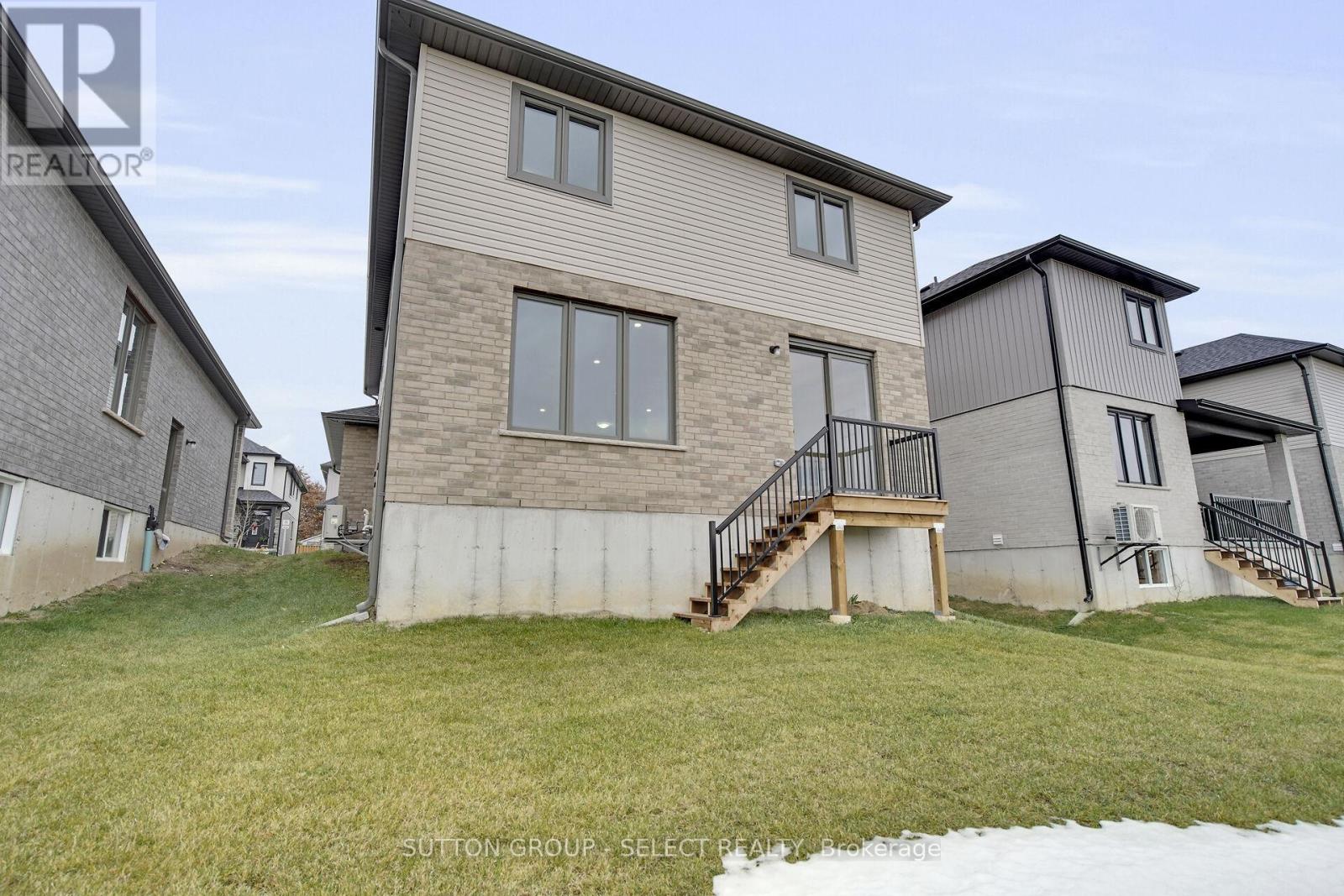 17 - 7966 Fallon Drive, Lucan Biddulph, Ontario  N0M 1V0 - Photo 37 - X12532668