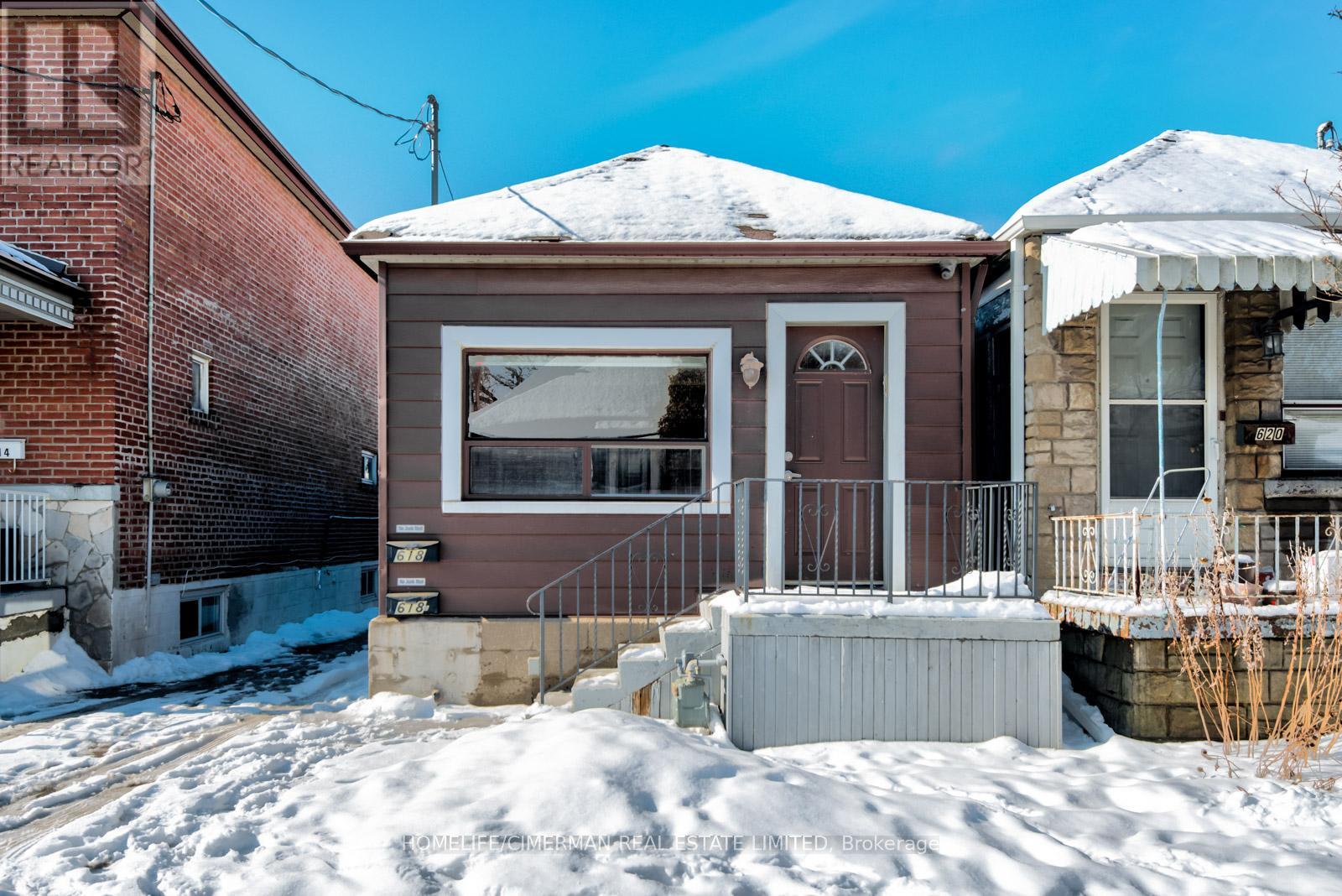 Main - 618 Winona Drive, Toronto, Ontario  M6C 3V4 - Photo 17 - C12548472