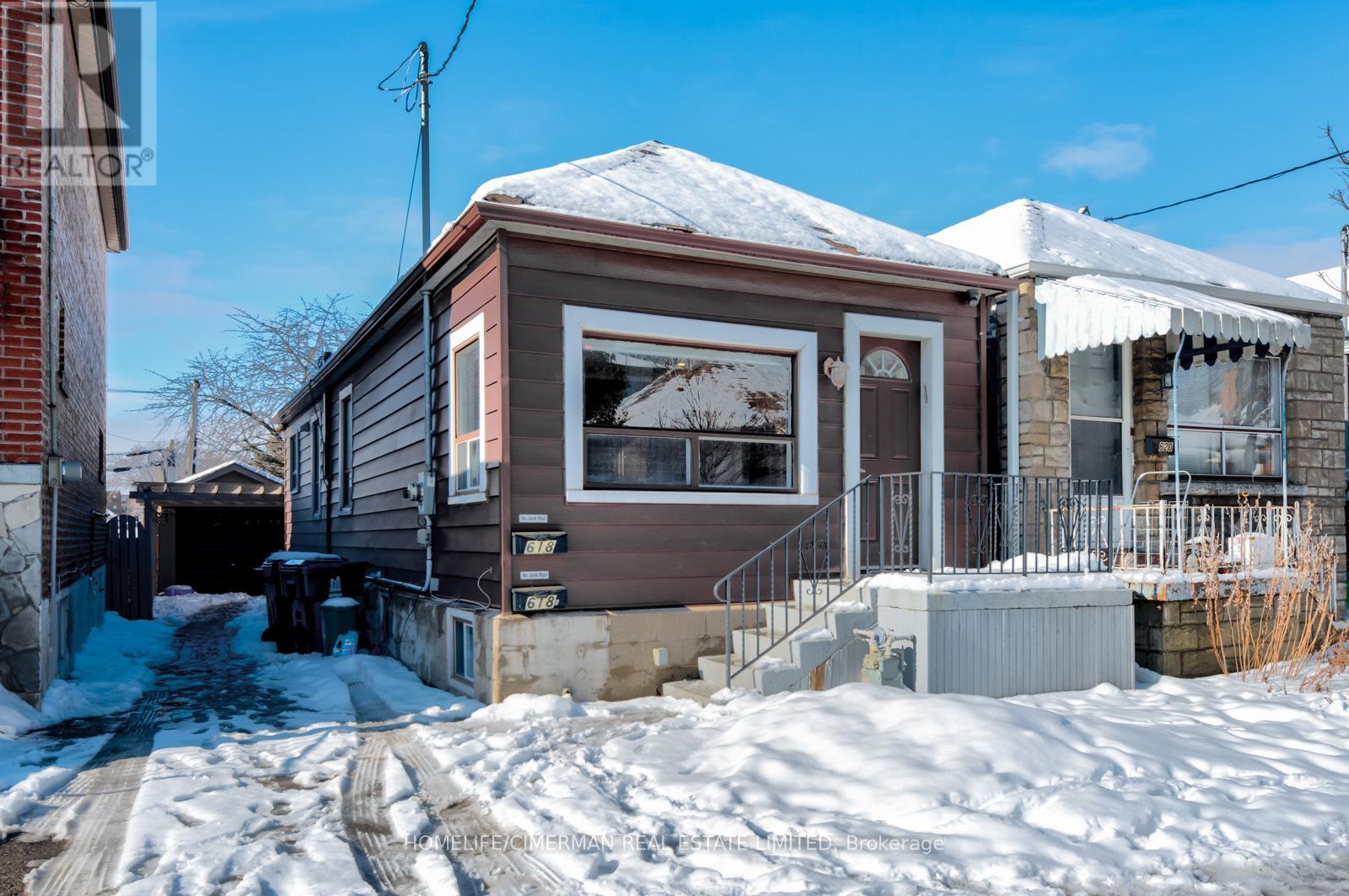 Main - 618 Winona Drive, Toronto, Ontario  M6C 3V4 - Photo 18 - C12548472