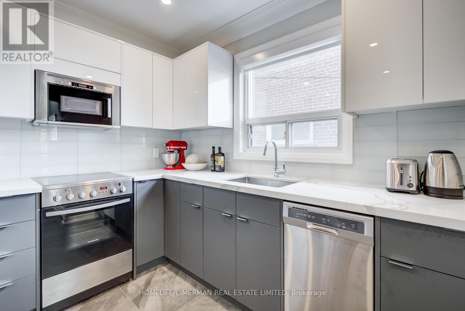 Main - 618 Winona Drive, Toronto, Ontario  M6C 3V4 - Photo 3 - C12548472