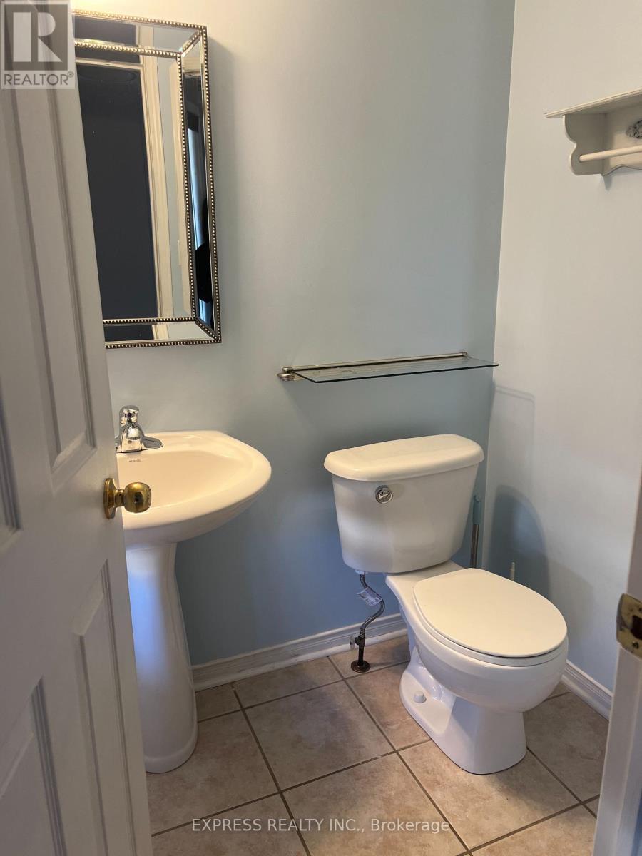 7 Settler's Court, Whitby, Ontario L1M 2L3 - Photo 4 - E12548424