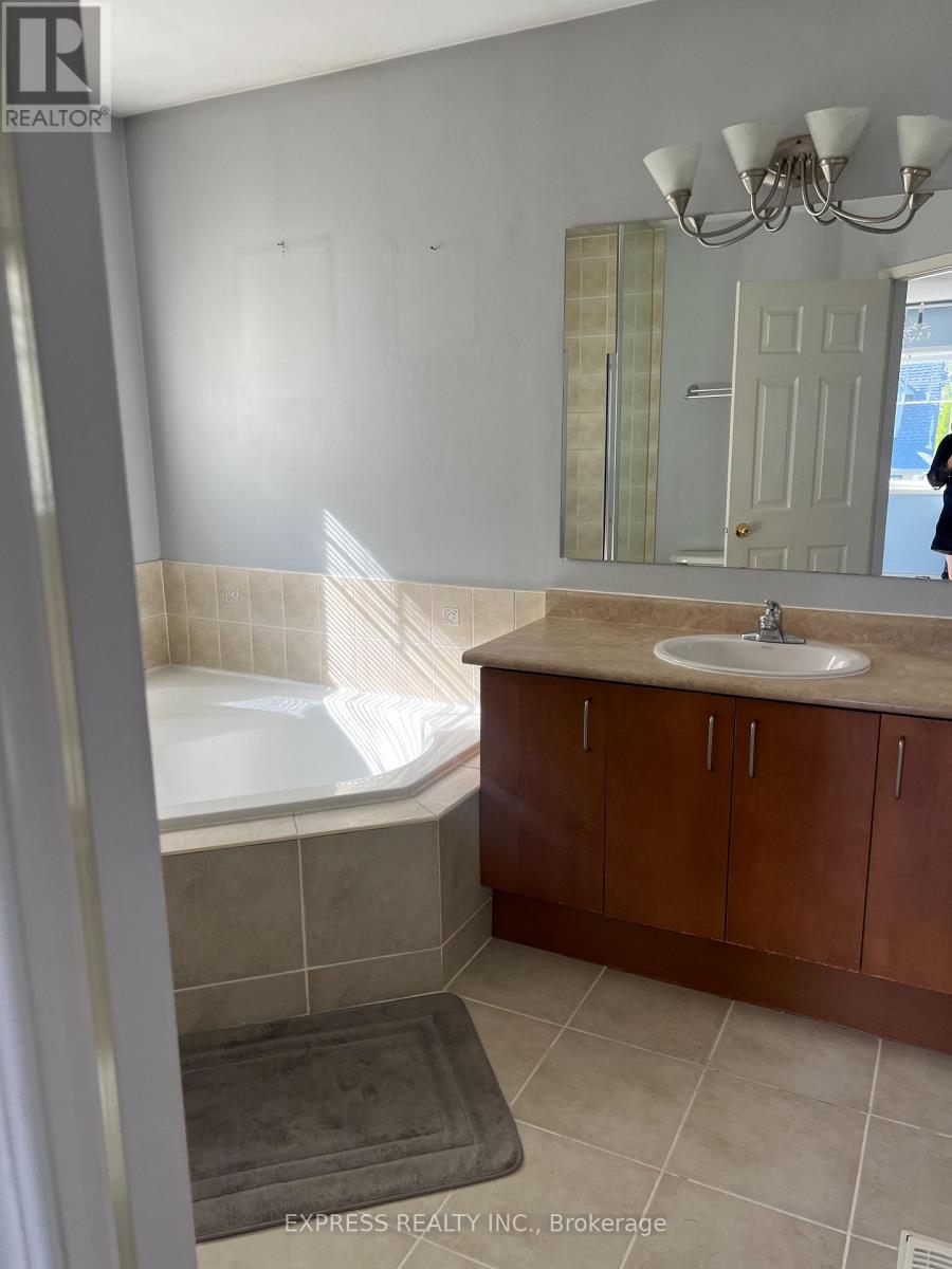 7 Settler's Court, Whitby, Ontario L1M 2L3 - Photo 5 - E12548424