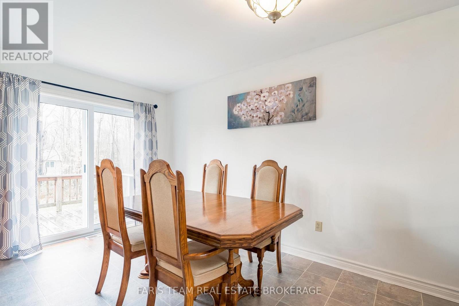 3576 Peter Street, Ramara, Ontario  L0K 1B0 - Photo 11 - S12548434