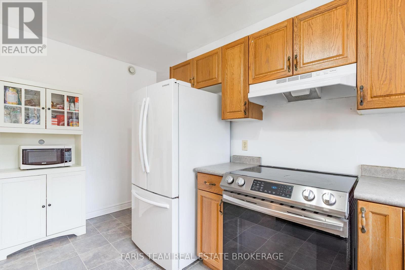 3576 Peter Street, Ramara, Ontario  L0K 1B0 - Photo 8 - S12548434