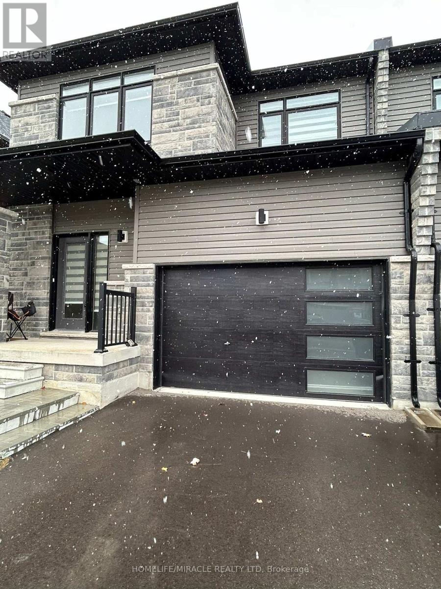 11 Federica Crescent W, Wasaga Beach, Ontario  L9Z 0N5 - Photo 2 - S12548456