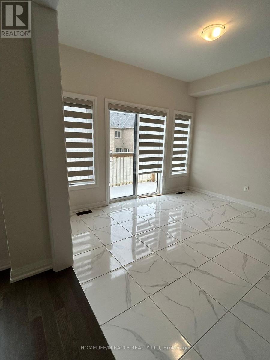 11 Federica Crescent W, Wasaga Beach, Ontario  L9Z 0N5 - Photo 9 - S12548456