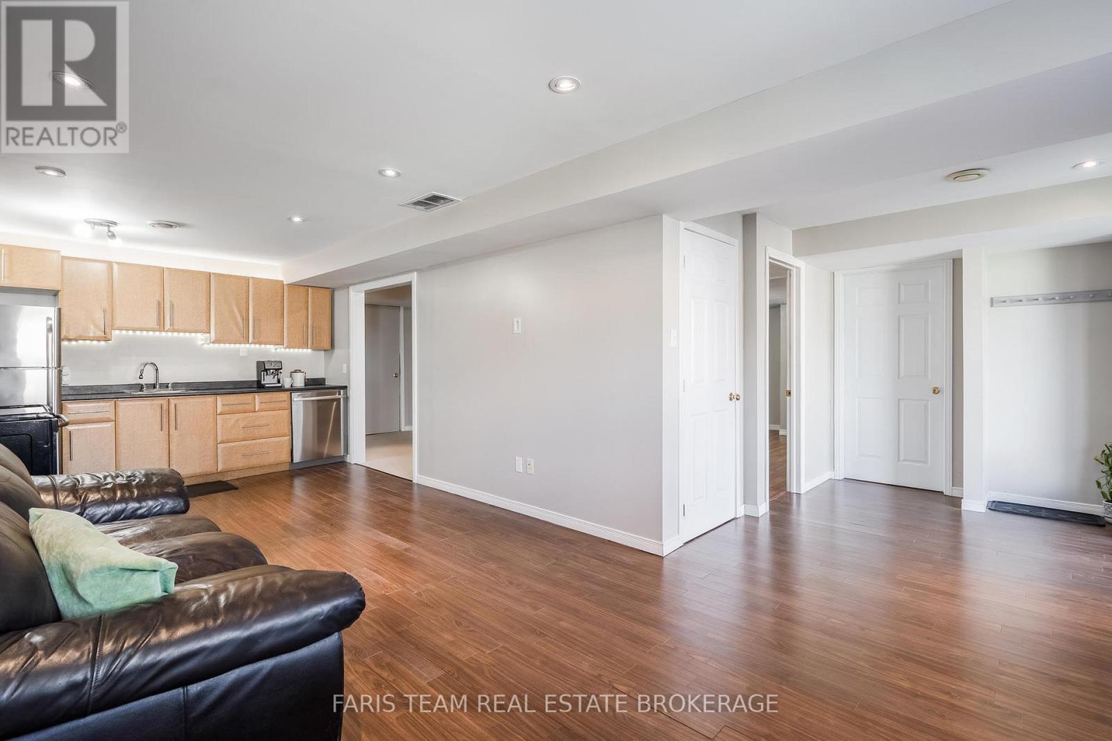 7 Round Leaf Court, Barrie, Ontario L4N 9N3 - Photo 30 - S12515966