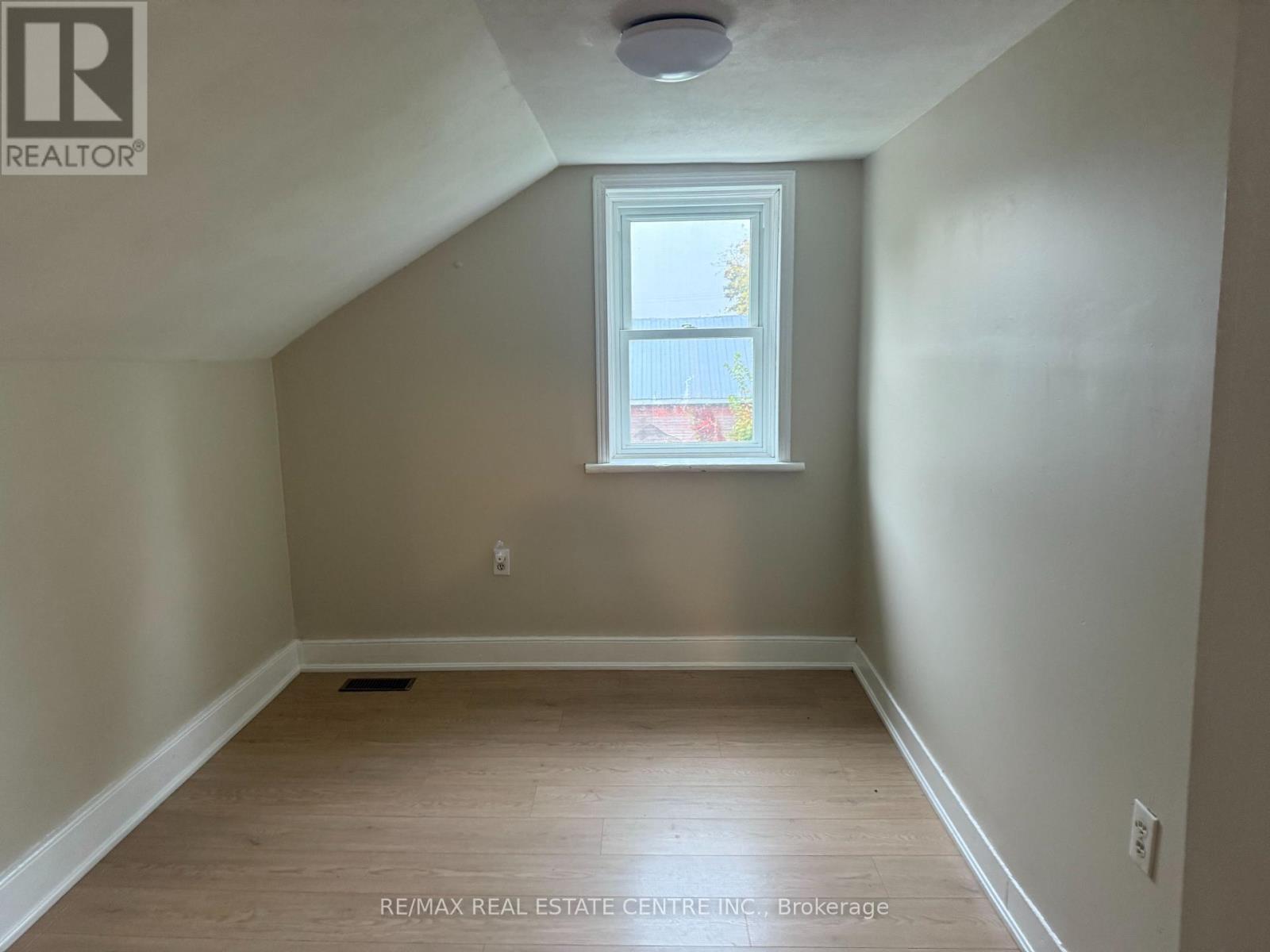 107 Centre Street E, Southgate, Ontario  N0G 2A0 - Photo 14 - X12520420