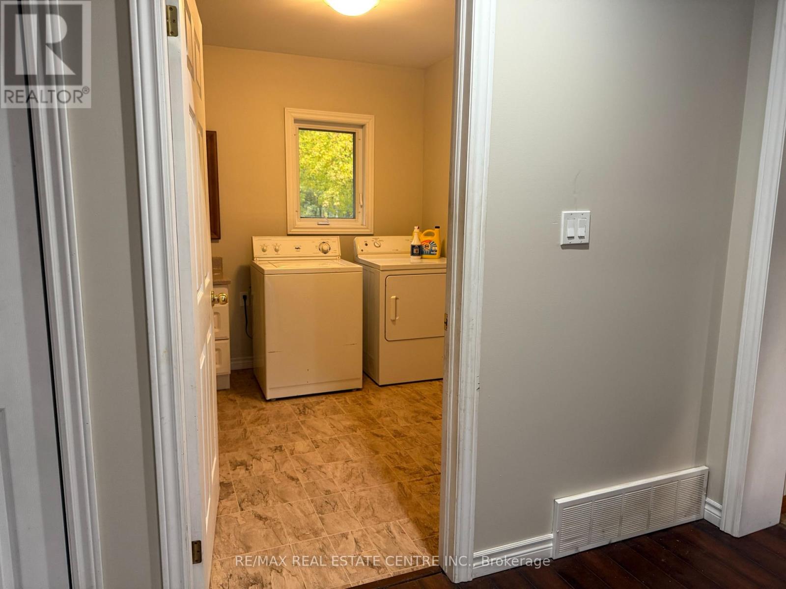 107 Centre Street E, Southgate, Ontario  N0G 2A0 - Photo 23 - X12520420