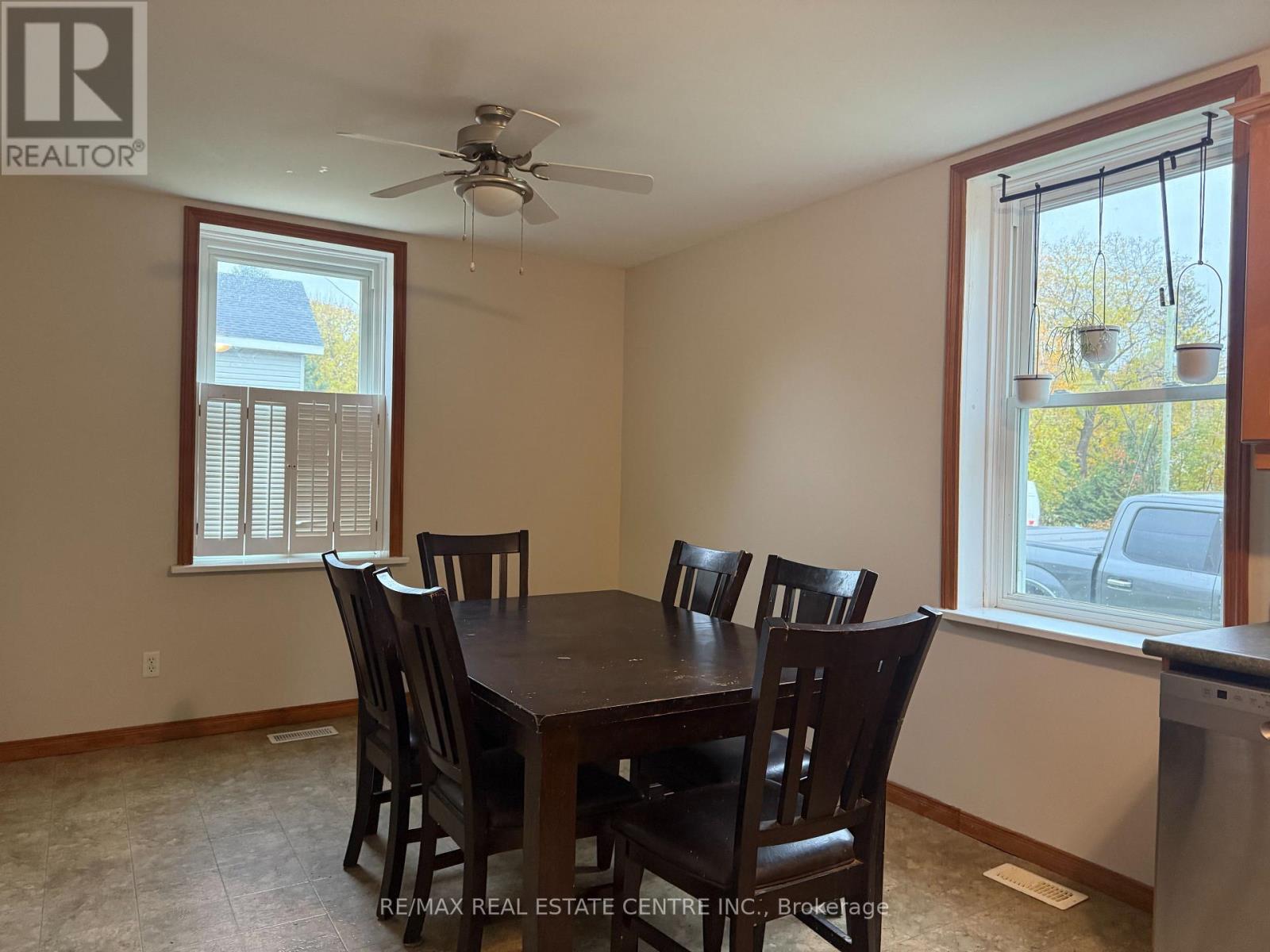 107 Centre Street E, Southgate, Ontario  N0G 2A0 - Photo 7 - X12520420