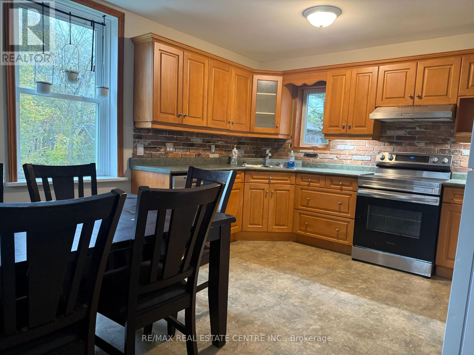 107 Centre Street E, Southgate, Ontario  N0G 2A0 - Photo 4 - X12520420