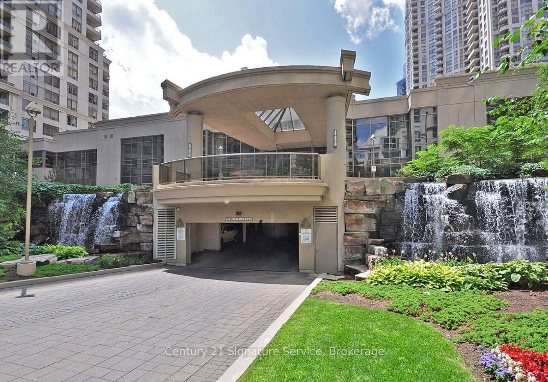 1908 - 3880 Duke Of York Boulevard, Mississauga, Ontario  L5B 4M7 - Photo 2 - W12548420