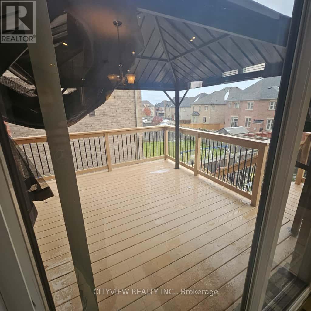 12 Fort Williams Drive, Brampton, Ontario  L6X 0W5 - Photo 26 - W12548422