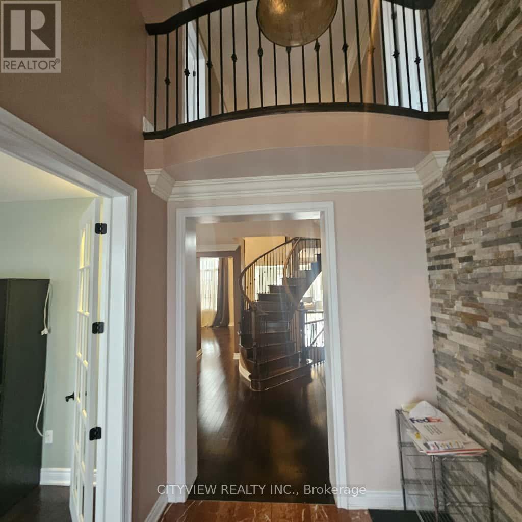 12 Fort Williams Drive, Brampton, Ontario  L6X 0W5 - Photo 3 - W12548422