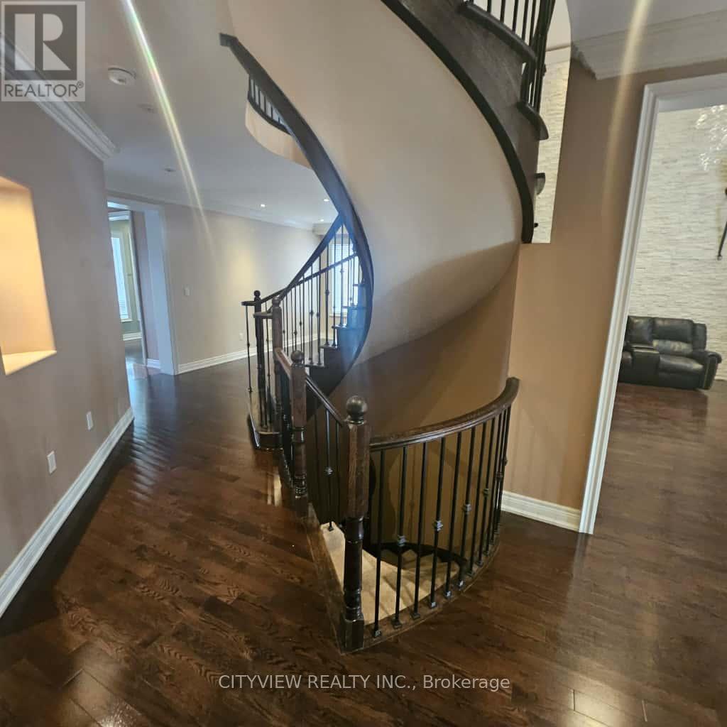 12 Fort Williams Drive, Brampton, Ontario  L6X 0W5 - Photo 4 - W12548422