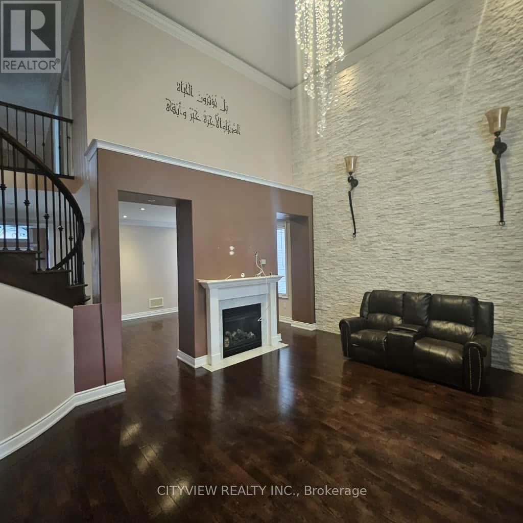 12 Fort Williams Drive, Brampton, Ontario  L6X 0W5 - Photo 8 - W12548422