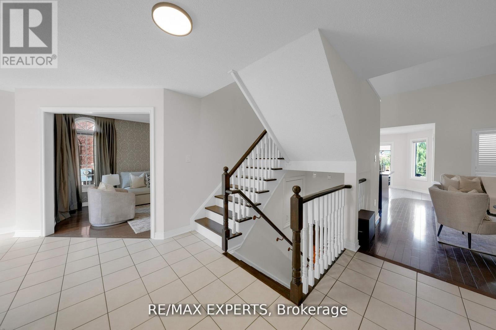 36 Country Stroll Crescent, Caledon, Ontario  L7E 2H4 - Photo 10 - W12548426