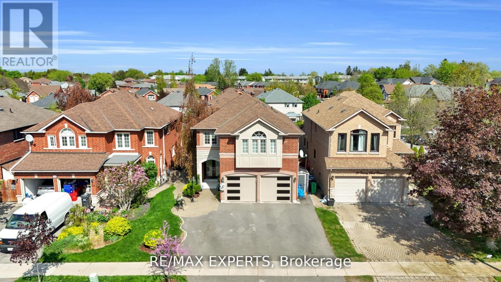 36 Country Stroll Crescent, Caledon, Ontario  L7E 2H4 - Photo 2 - W12548426