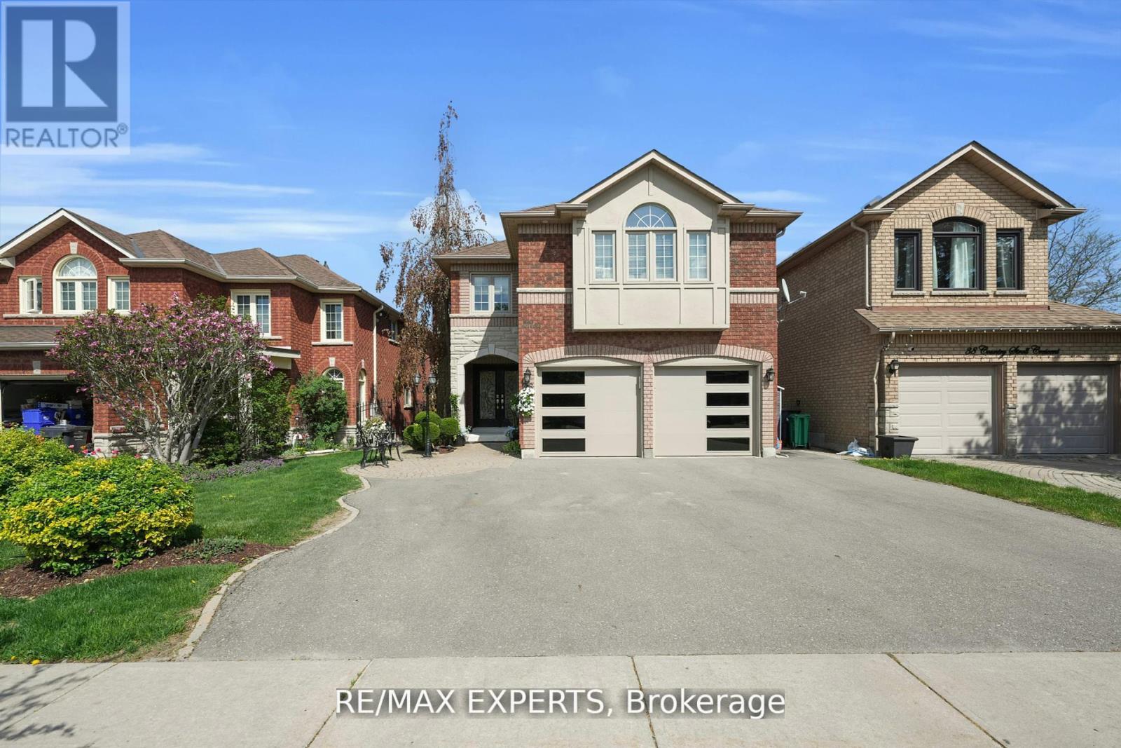 36 Country Stroll Crescent, Caledon, Ontario  L7E 2H4 - Photo 5 - W12548426