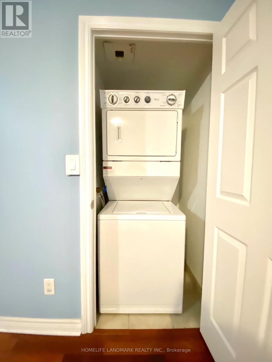 1807 - 310 Burnhamthorpe Road W, Mississauga, Ontario  L5B 4P9 - Photo 12 - W12548438