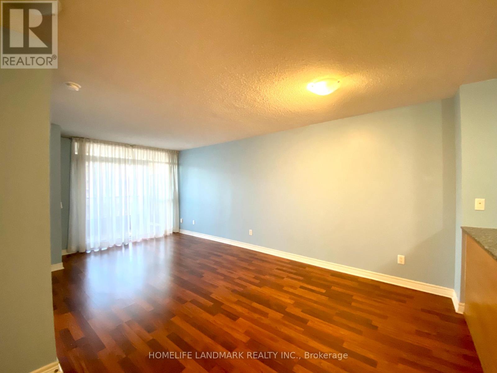 1807 - 310 Burnhamthorpe Road W, Mississauga, Ontario  L5B 4P9 - Photo 4 - W12548438