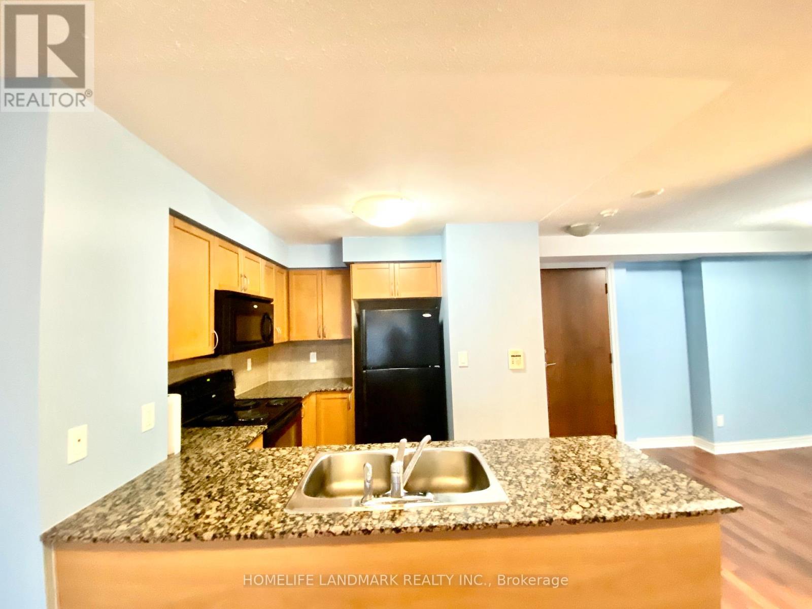 1807 - 310 Burnhamthorpe Road W, Mississauga, Ontario  L5B 4P9 - Photo 5 - W12548438