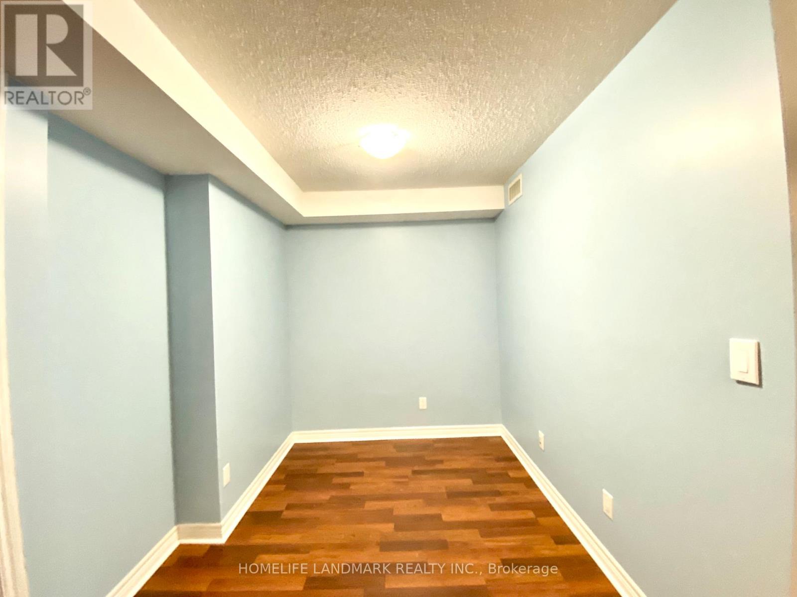 1807 - 310 Burnhamthorpe Road W, Mississauga, Ontario  L5B 4P9 - Photo 6 - W12548438