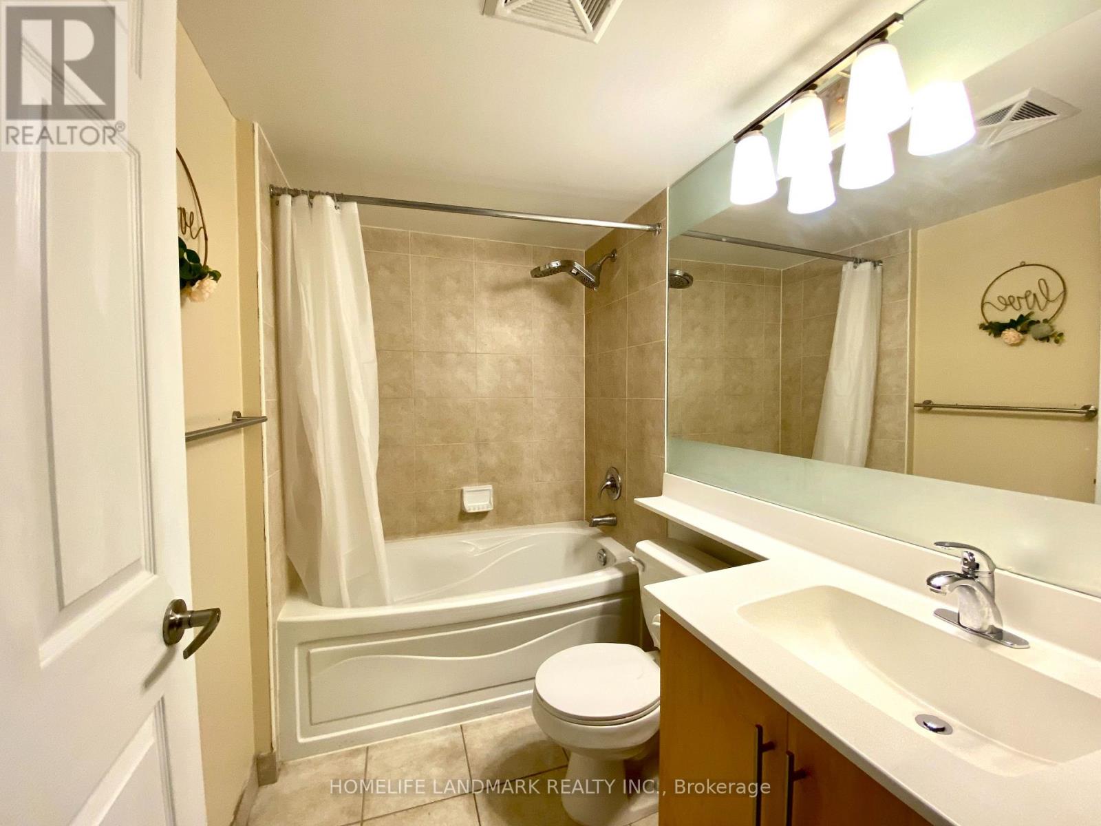 1807 - 310 Burnhamthorpe Road W, Mississauga, Ontario  L5B 4P9 - Photo 9 - W12548438