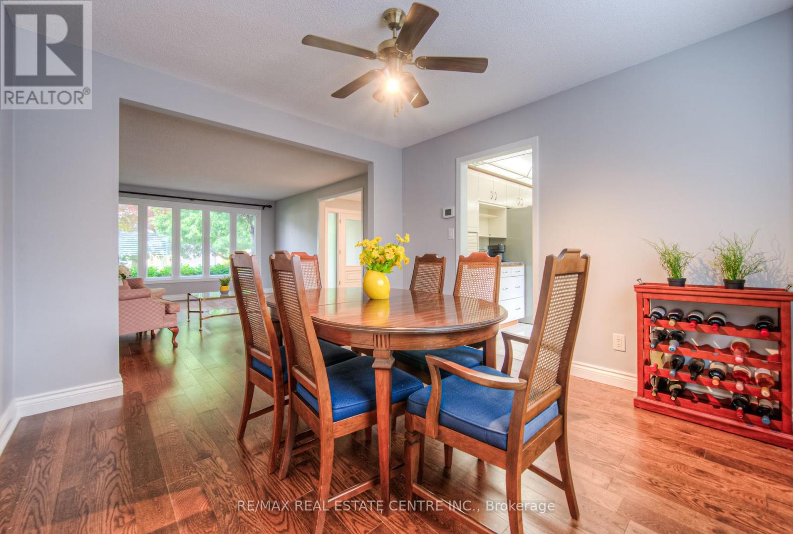 644 Donna Court, Burlington, Ontario L7N 3H2 - Photo 13 - W12548450