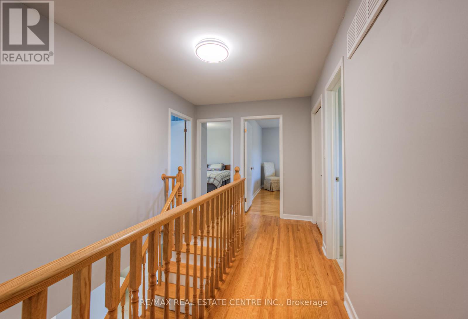 644 Donna Court, Burlington, Ontario L7N 3H2 - Photo 24 - W12548450