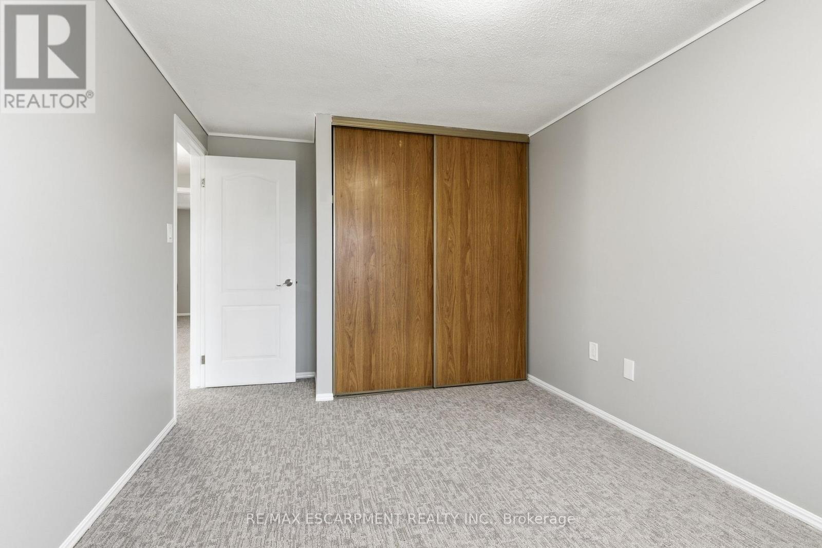 2333 Malcolm Crescent, Burlington, Ontario L7P 4G9 - Photo 20 - W12548466