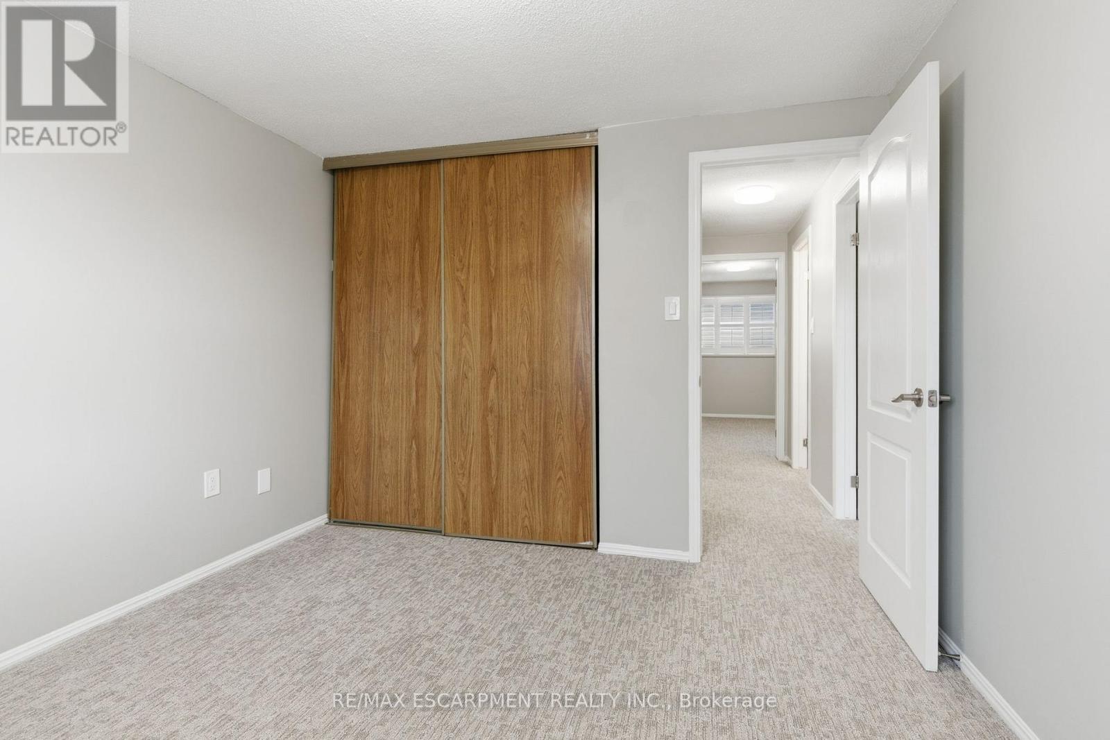 2333 Malcolm Crescent, Burlington, Ontario L7P 4G9 - Photo 22 - W12548466