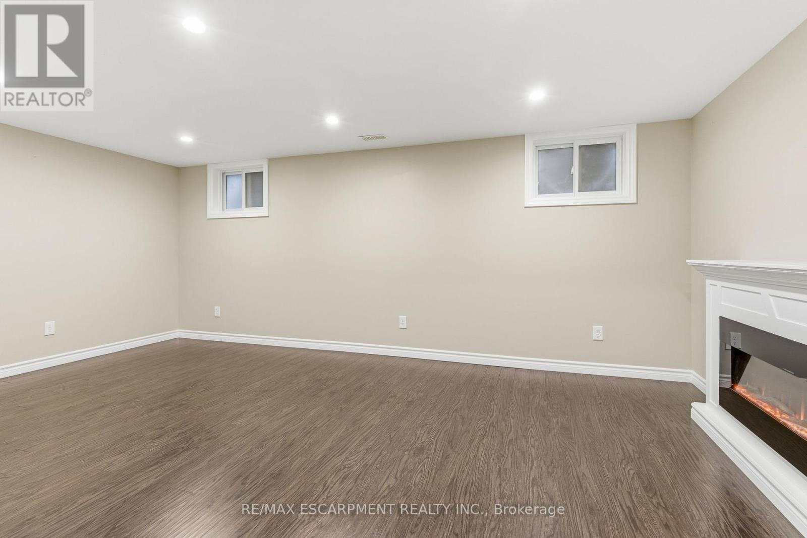 2333 Malcolm Crescent, Burlington, Ontario L7P 4G9 - Photo 23 - W12548466