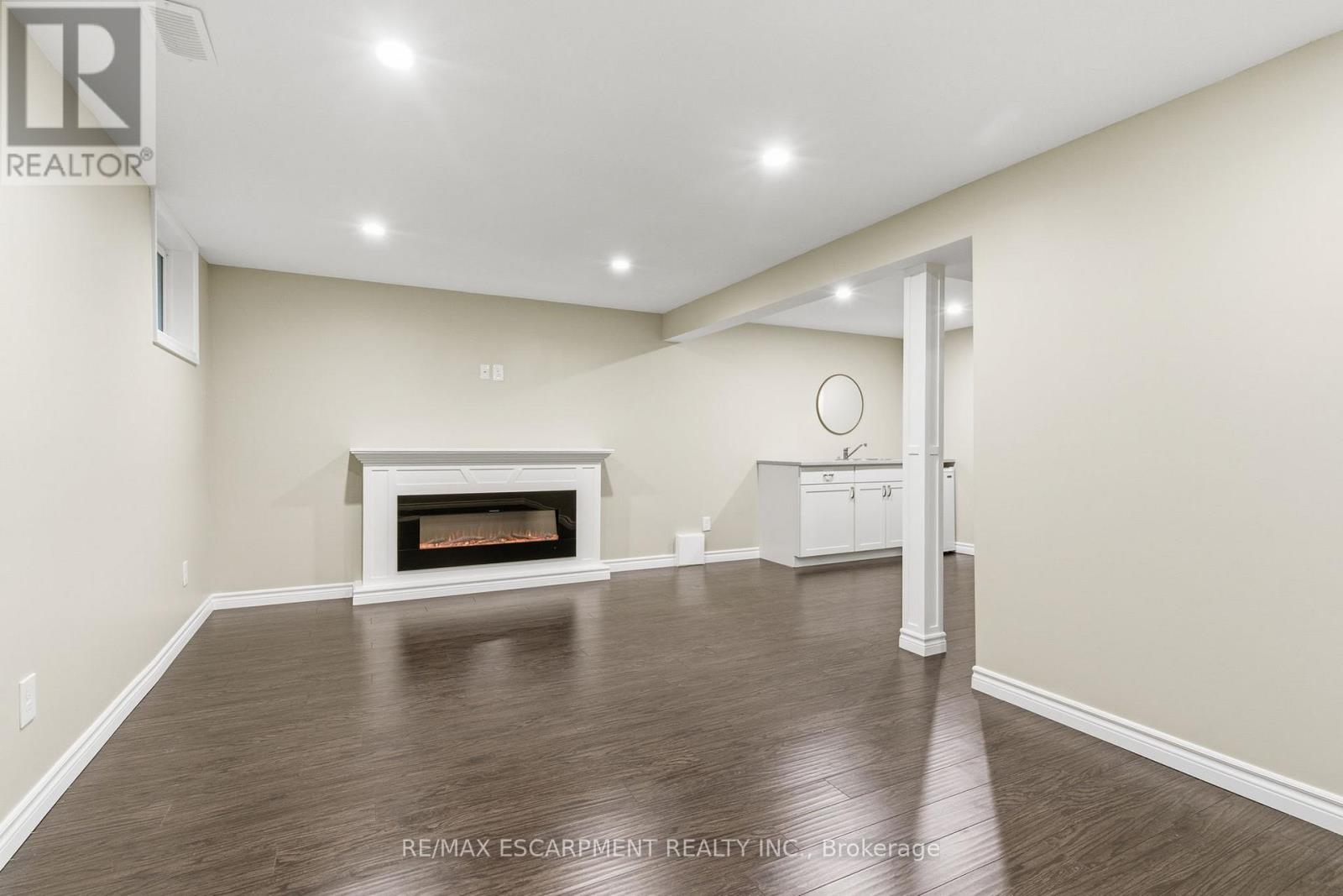 2333 Malcolm Crescent, Burlington, Ontario L7P 4G9 - Photo 25 - W12548466