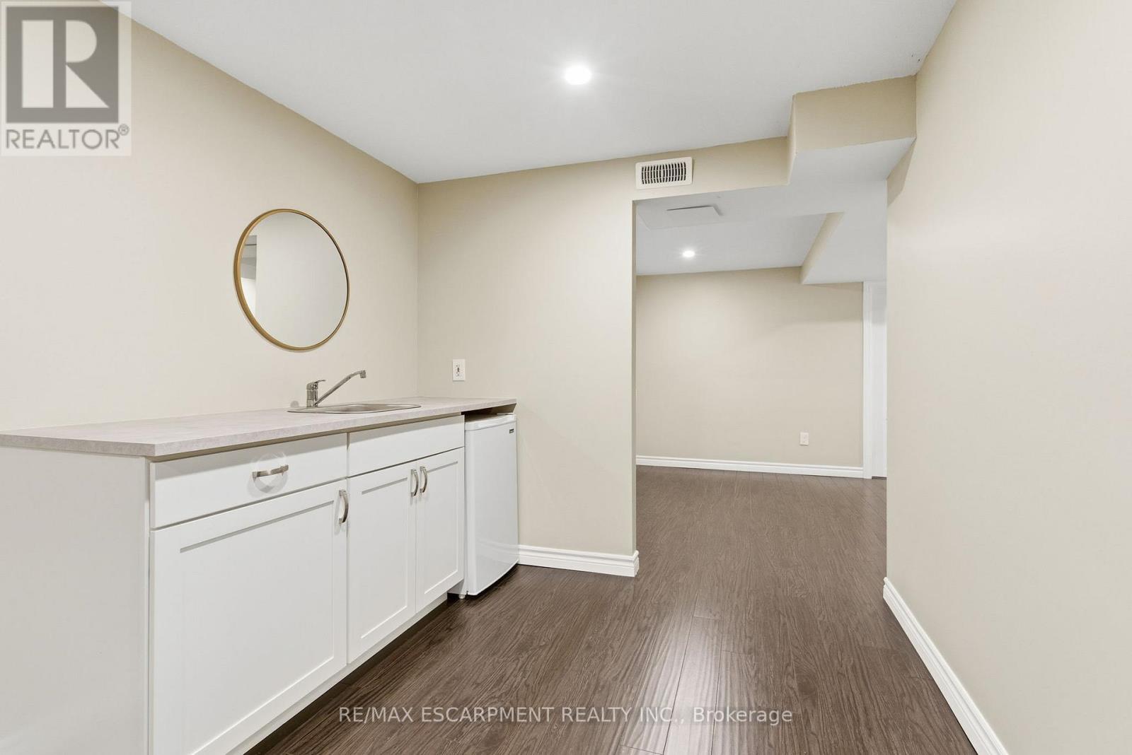 2333 Malcolm Crescent, Burlington, Ontario L7P 4G9 - Photo 26 - W12548466