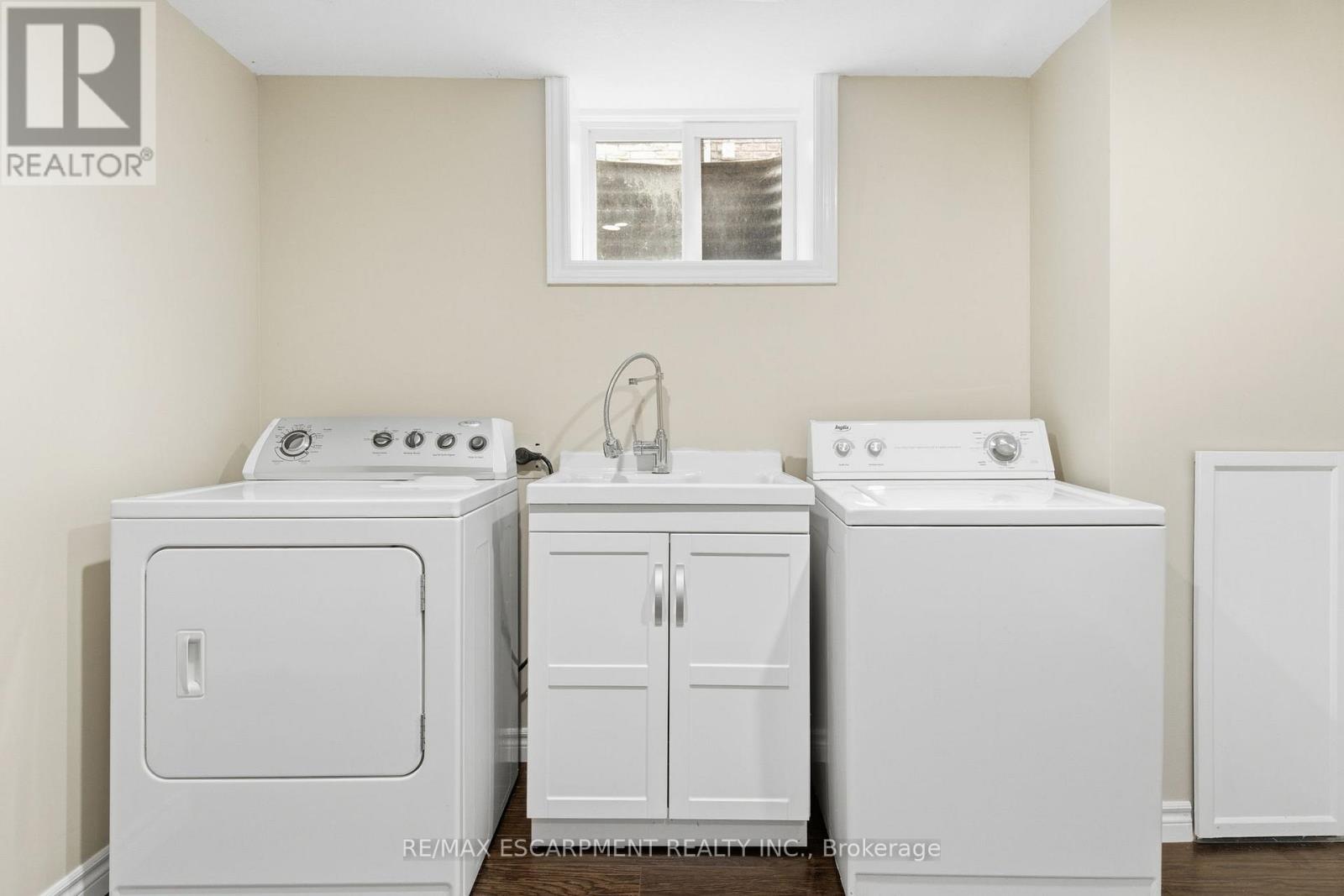 2333 Malcolm Crescent, Burlington, Ontario L7P 4G9 - Photo 28 - W12548466