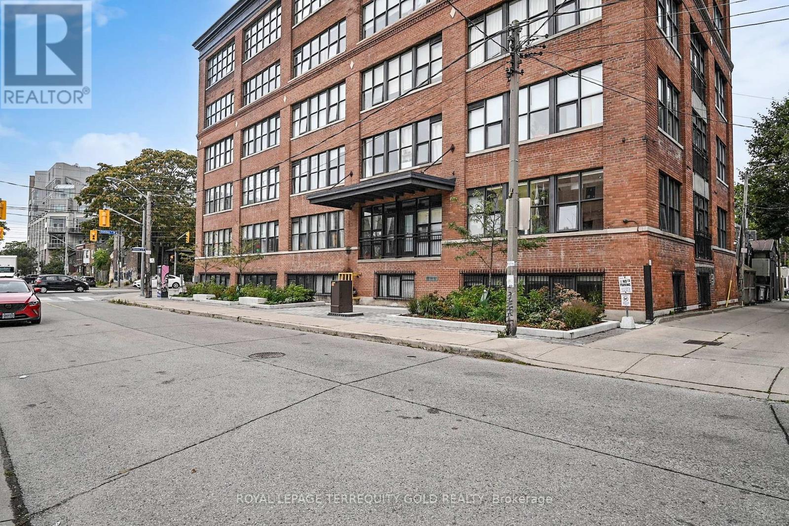 107 - 2154 Dundas Street W, Toronto, Ontario  M6R 1X3 - Photo 4 - W12548492