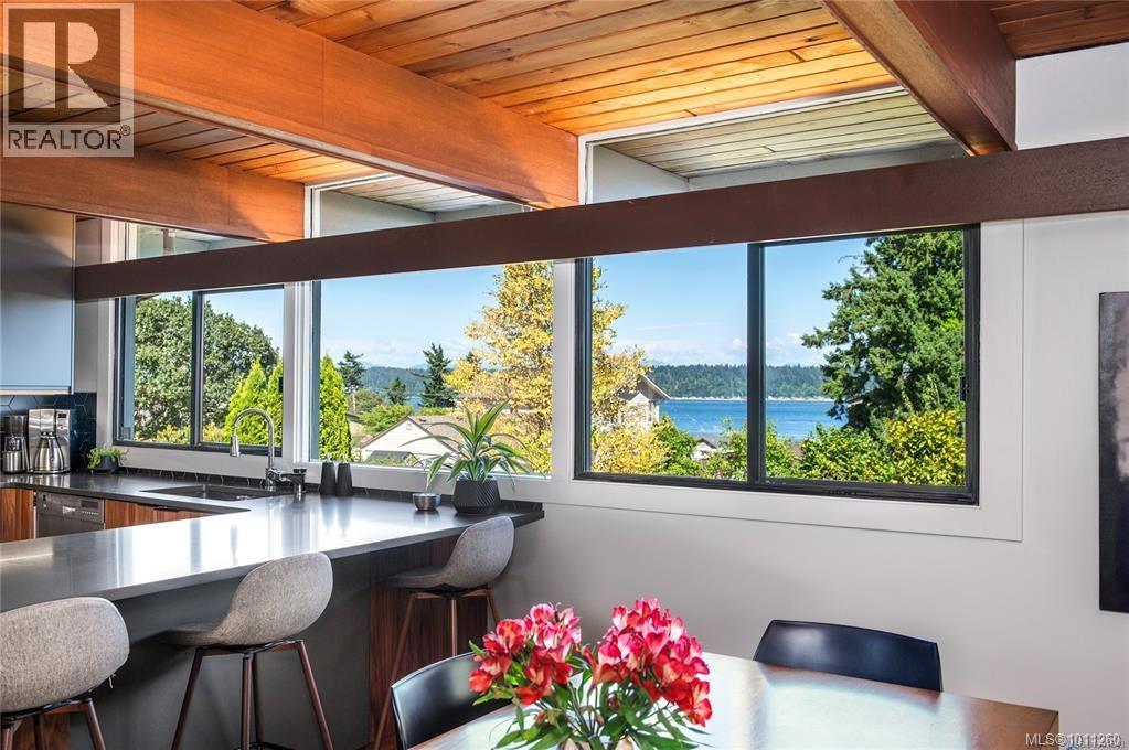 141 Thulin St, Campbell River, British Columbia  V9W 2K4 - Photo 2 - 1011260