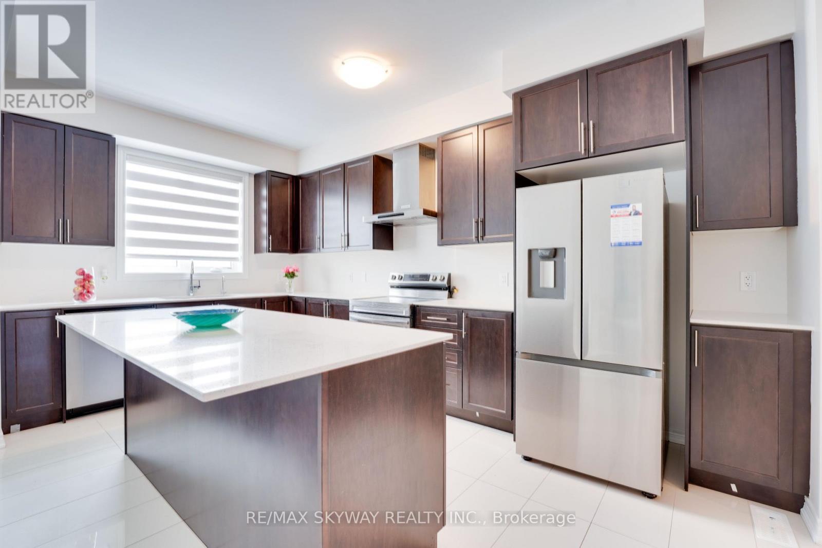 516 Beckview Crescent, Kitchener, Ontario  N2R 0R3 - Photo 15 - X12548444