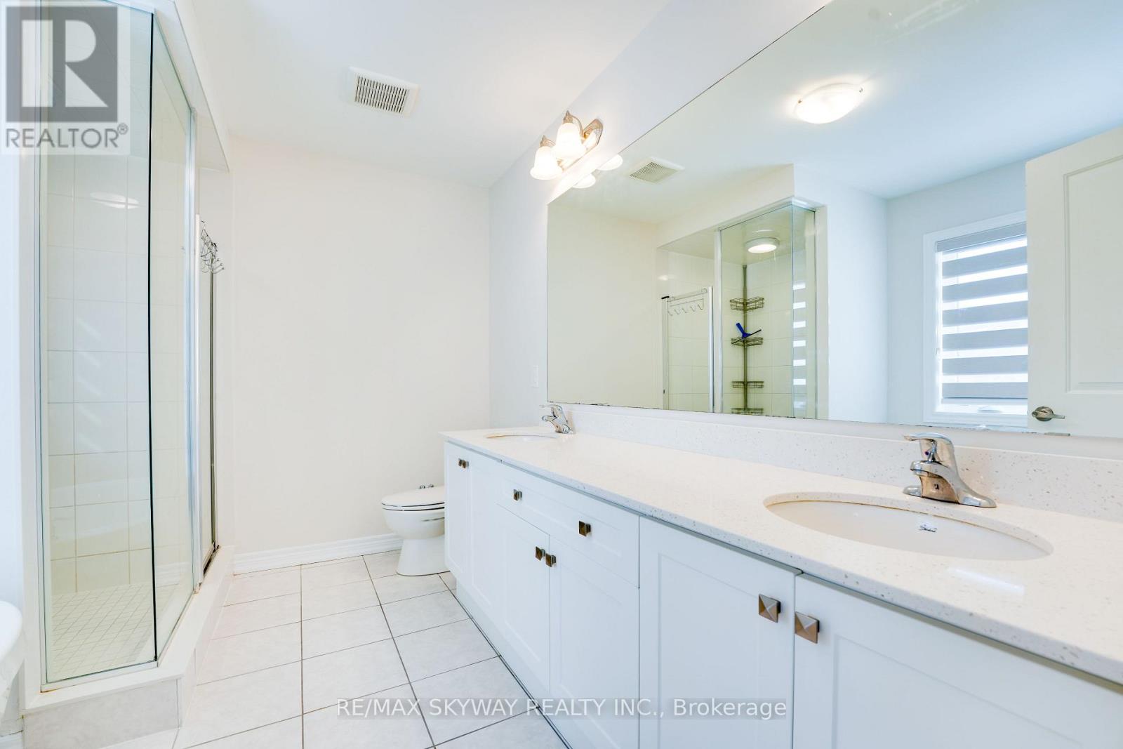 516 Beckview Crescent, Kitchener, Ontario  N2R 0R3 - Photo 34 - X12548444