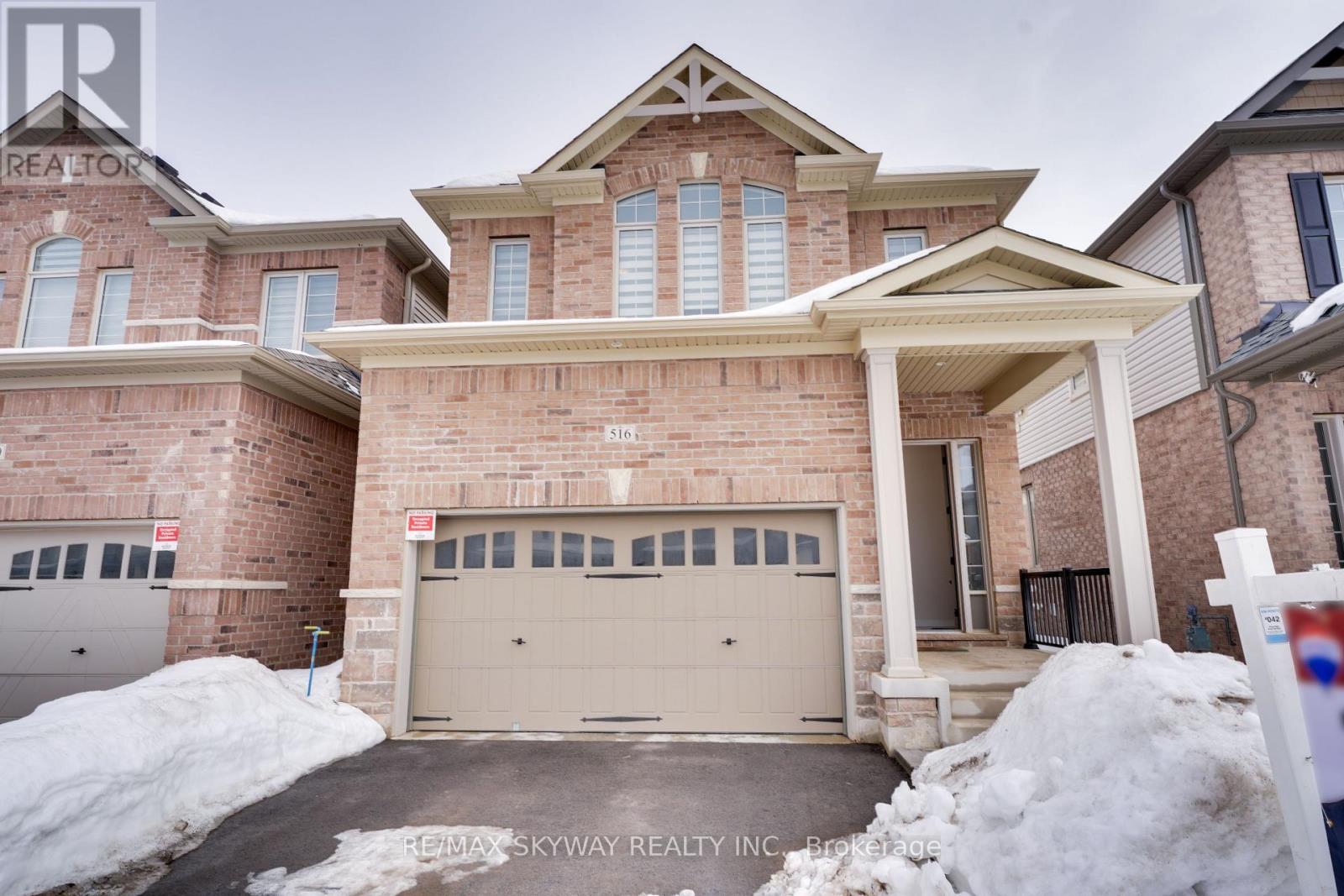 516 Beckview Crescent, Kitchener, Ontario  N2R 0R3 - Photo 4 - X12548444