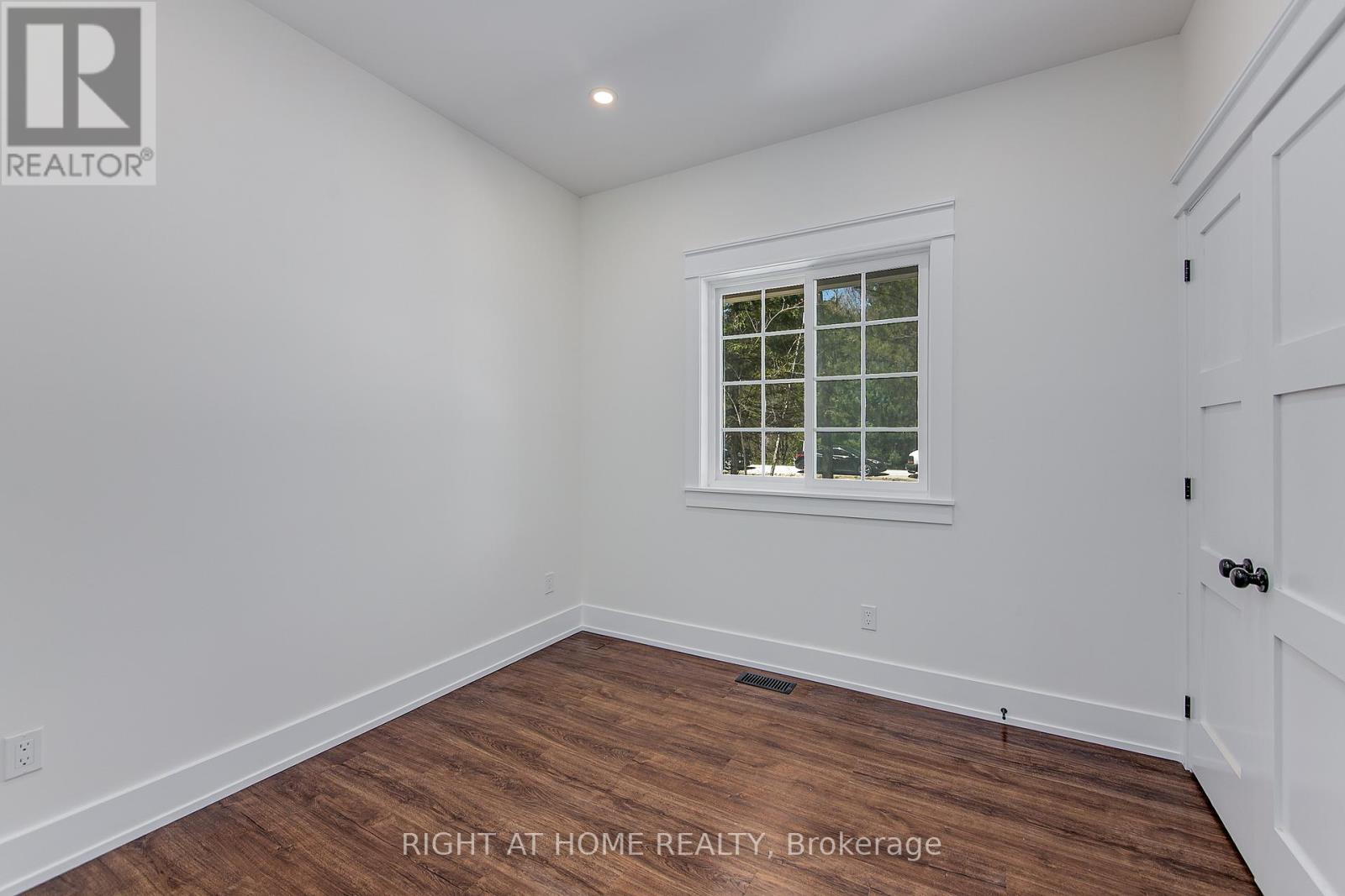 26 Mcleish Drive, Kawartha Lakes (Dalton), Ontario  L0K 1W0 - Photo 17 - X12548458