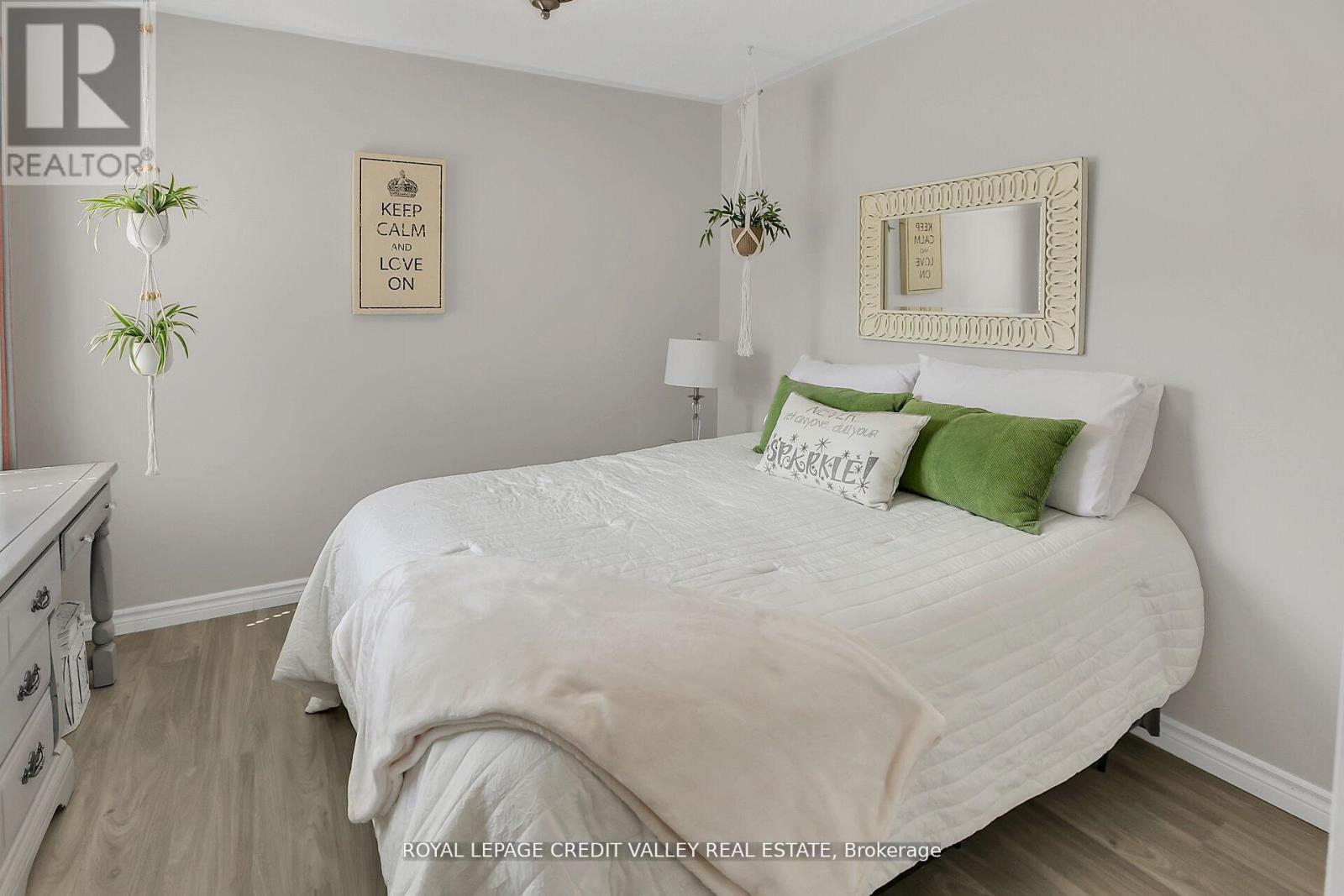 11 Jefferson Court W, Welland, Ontario  L3C 7G5 - Photo 11 - X12548484