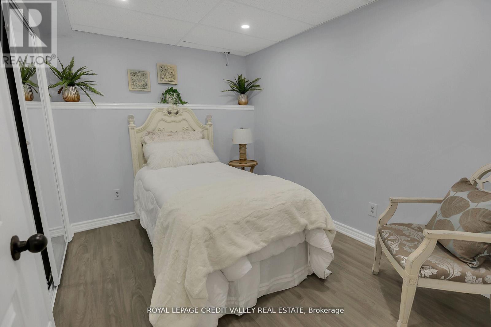 11 Jefferson Court W, Welland, Ontario  L3C 7G5 - Photo 22 - X12548484